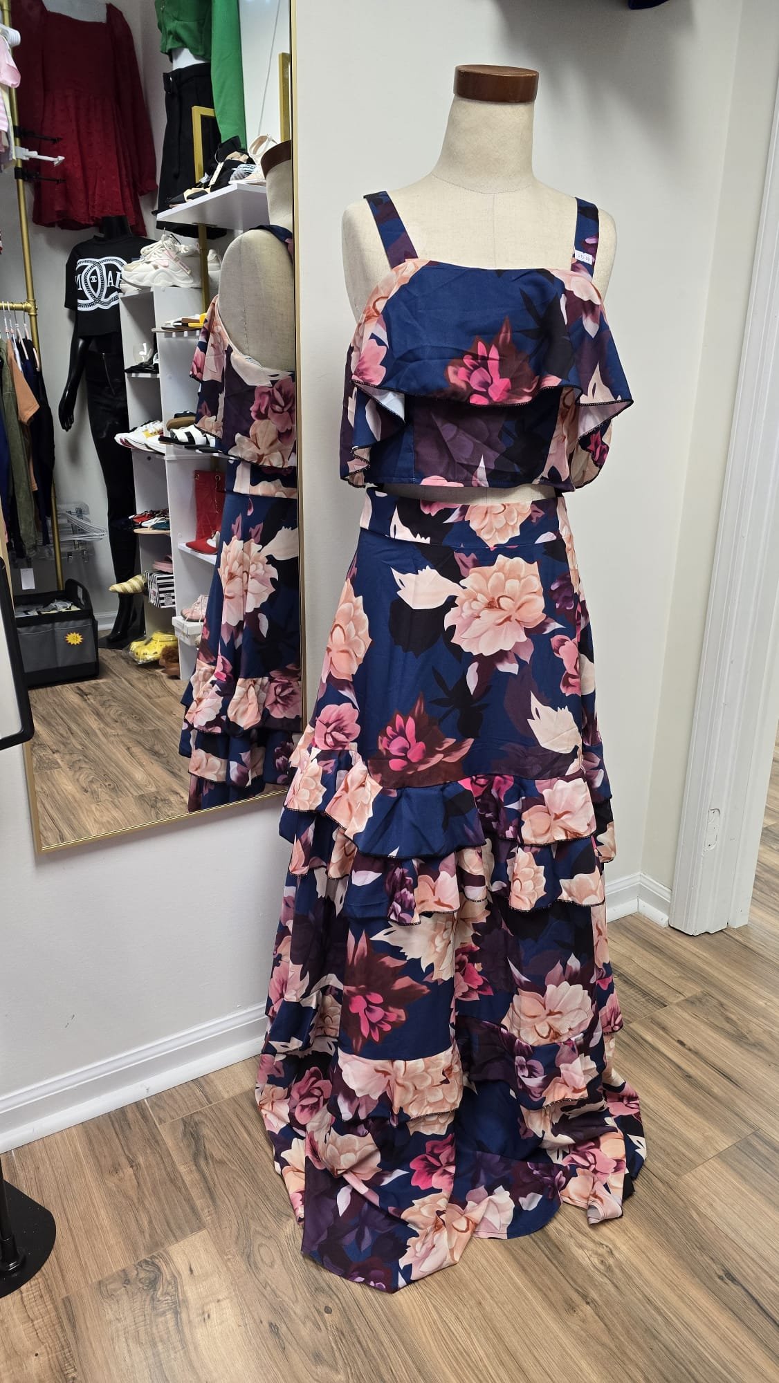 Elegant Skirt Set - Image 5